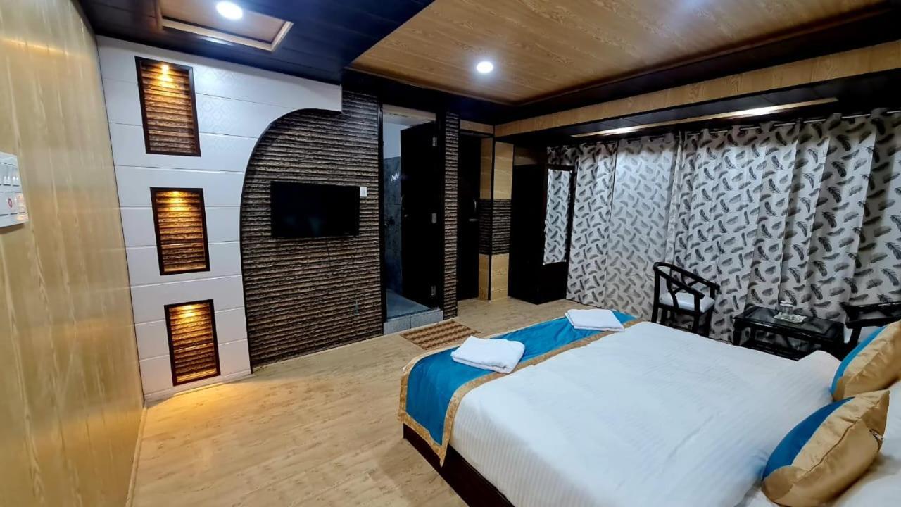 Hotel D Indian 카르길 외부 사진