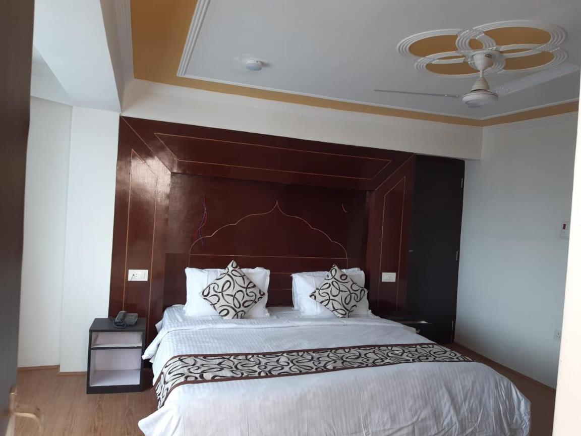 Hotel D Indian 카르길 외부 사진