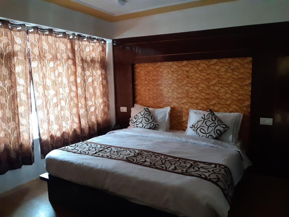 Hotel D Indian 카르길 외부 사진